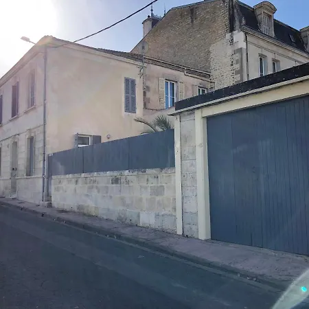 Villa Les Demoiselles De *