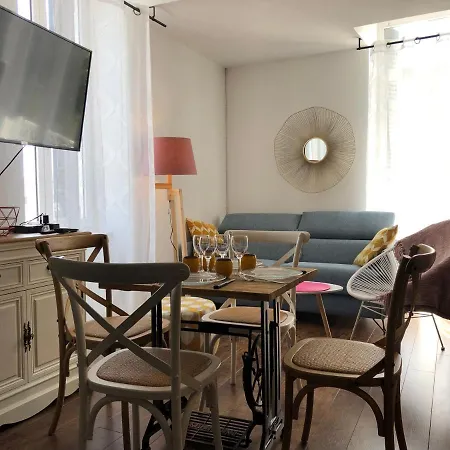 Les Demoiselles De *