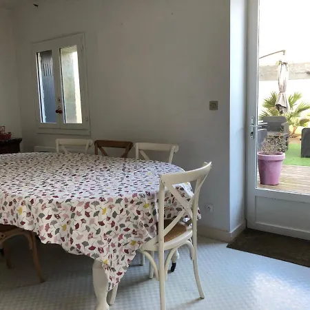 Villa Les Demoiselles De Rochefort (Charente-Maritime)